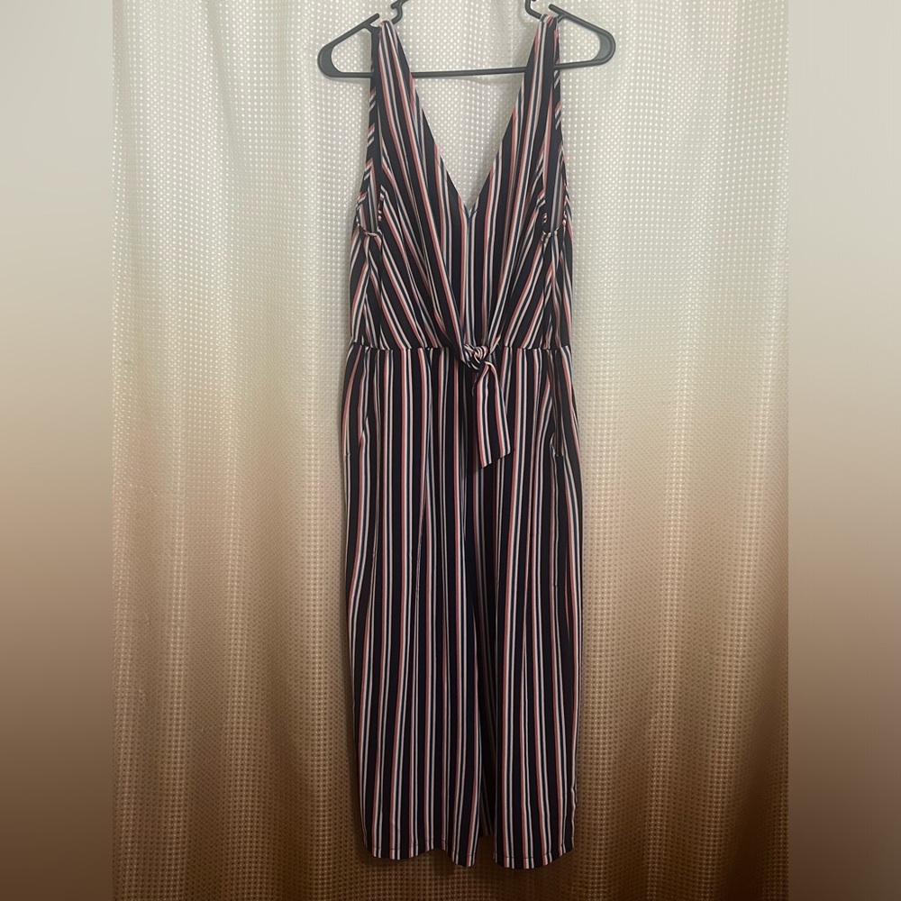 Gorgeous comfy capri romper with pockets !!!!